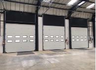 ISO 60 mm sectional doors are overhead doors with extra-insulating and sealing properties that are mainly used in locations where the division between different climate zones is important.