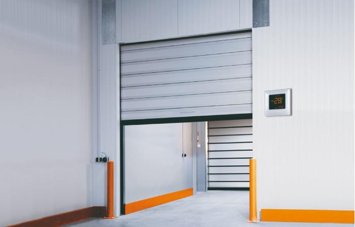 The EFA-SST® TK-100 high-speed spiral door is the first true single-door solution for freezer areas.